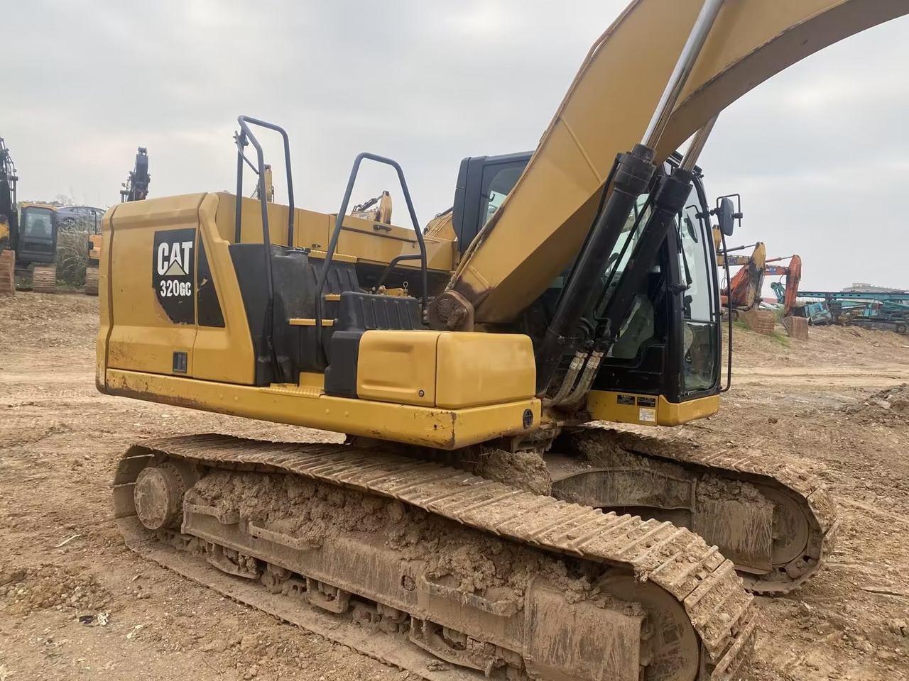 CATERPILLAR 320GC - Crawler excavator: picture 3 CATERPILLAR 320GC - Crawler excavator: picture 3
