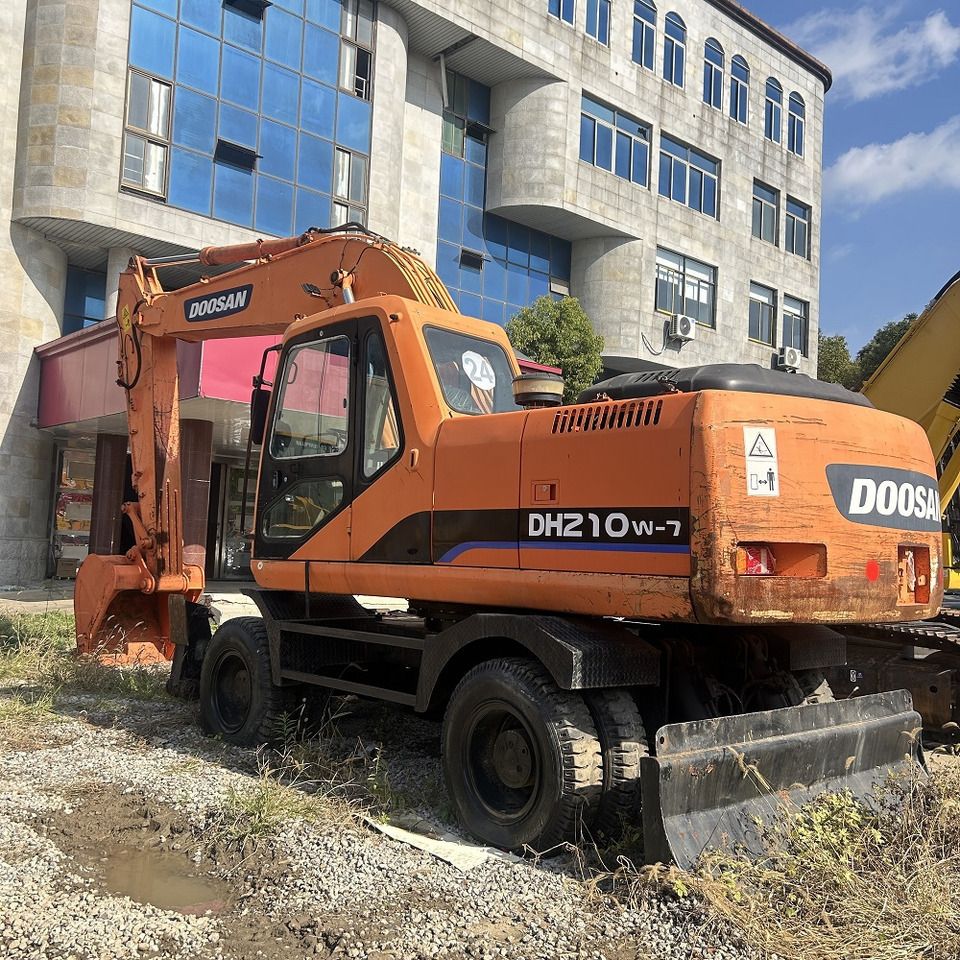 Doosan DH210w-7 wheel excavator - Wheel excavator: picture 5 Doosan DH210w-7 wheel excavator - Wheel excavator: picture 5