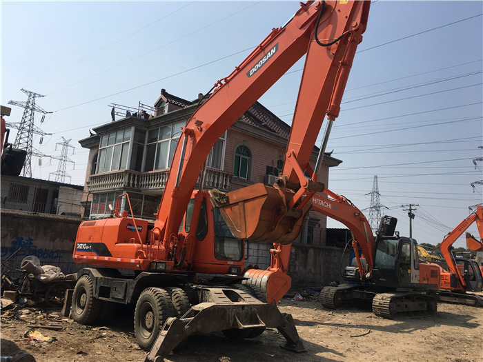 Doosan DH210w-7 wheel excavator - Wheel excavator: picture 2 Doosan DH210w-7 wheel excavator - Wheel excavator: picture 2