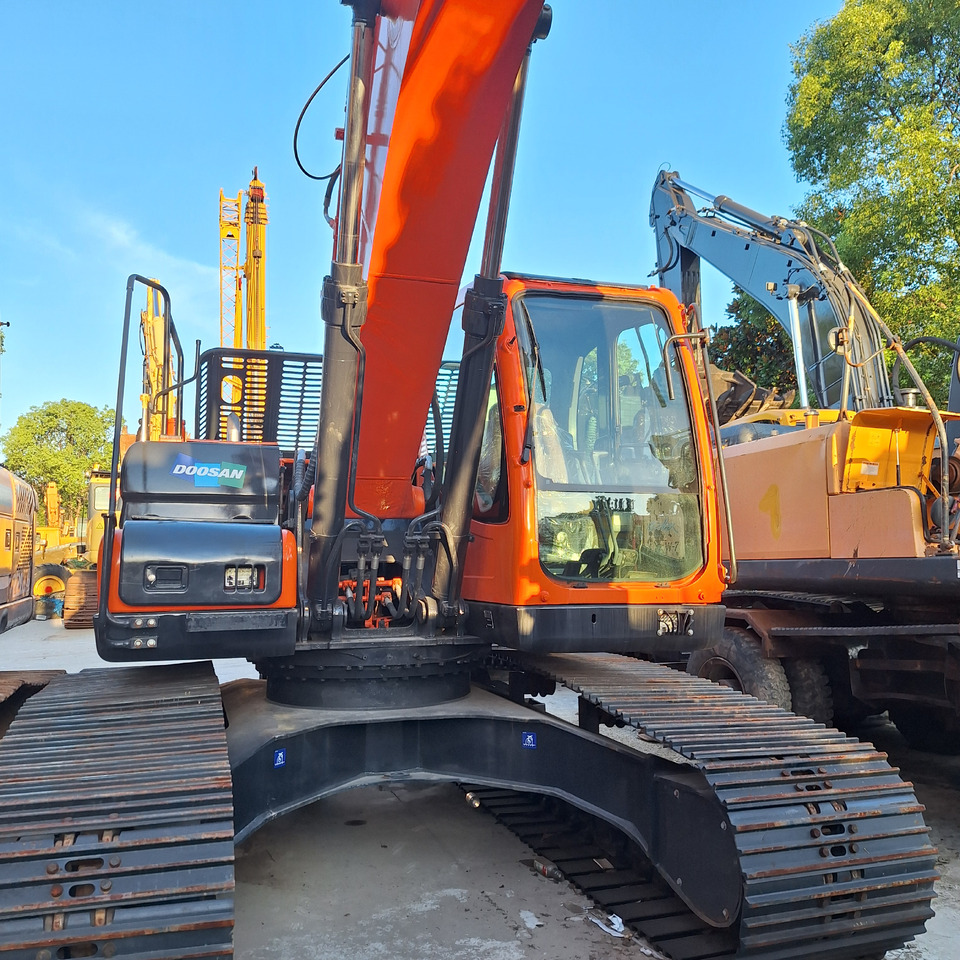 Doosan Dx225LC-9C Crawler Excavator - Crawler excavator: picture 5 Doosan Dx225LC-9C Crawler Excavator - Crawler excavator: picture 5