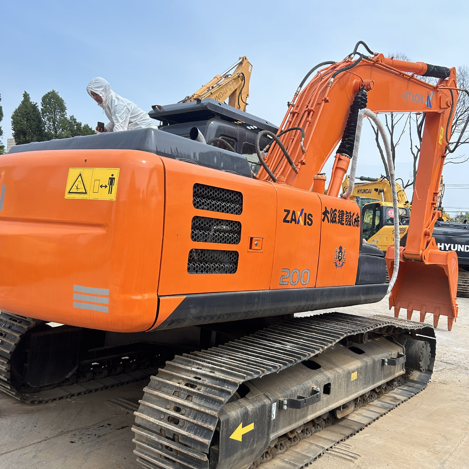 Hitachi ZX200 Excavator - Crawler excavator: picture 2 Hitachi ZX200 Excavator - Crawler excavator: picture 2