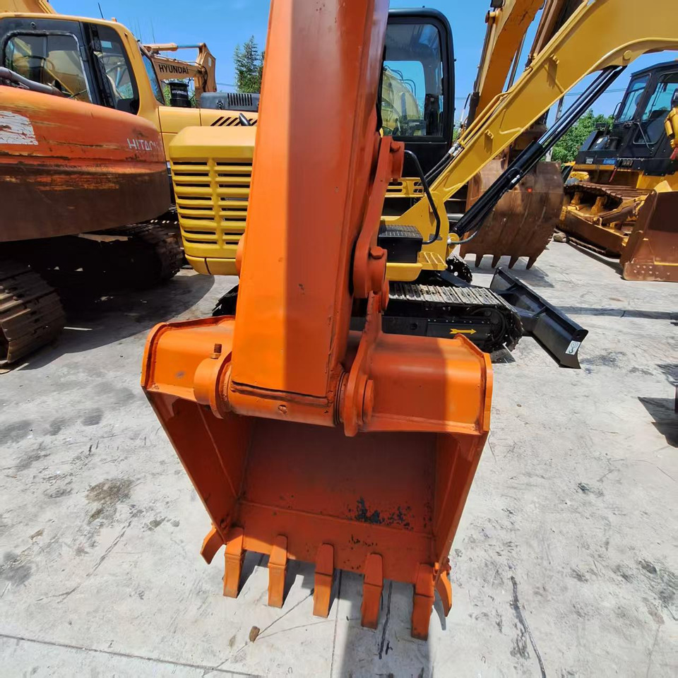 Hitachi ZX70 Excavator on lease Hitachi ZX70 Excavator: picture 6