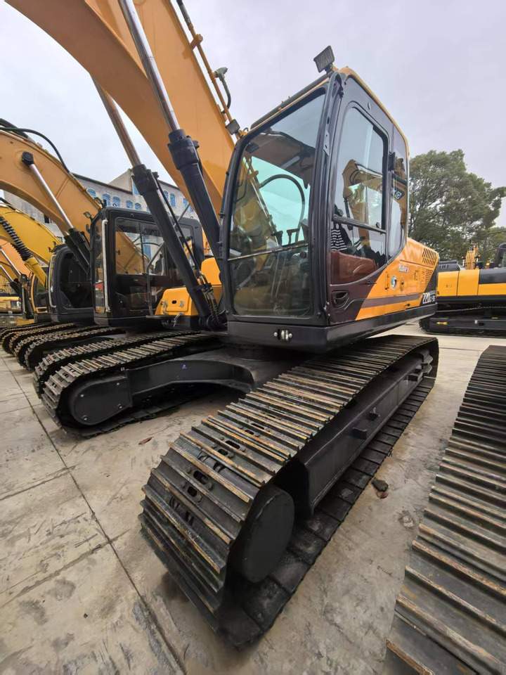 Hyundai 220LC-9S Excavator - Crawler excavator: picture 3 Hyundai 220LC-9S Excavator - Crawler excavator: picture 3