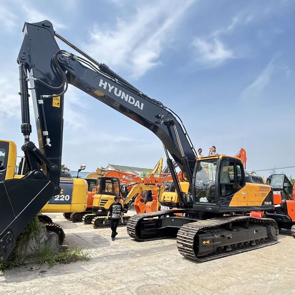 Hyundai 350LVS excavator - Wheel excavator: picture 1 Hyundai 350LVS excavator - Wheel excavator: picture 1