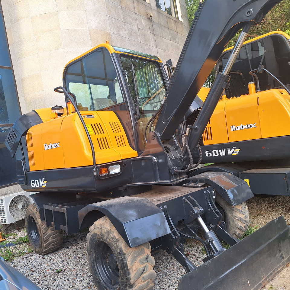 Hyundai 60vs excavator - Wheel excavator: picture 4 Hyundai 60vs excavator - Wheel excavator: picture 4
