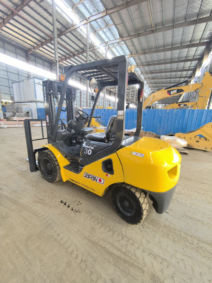 Komatsu FD30 Forklift - Diesel forklift: picture 4 Komatsu FD30 Forklift - Diesel forklift: picture 4