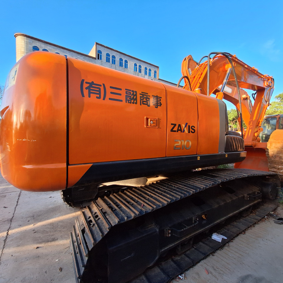 Second hand Hitachi ZX210 excavator - Excavator: picture 2 Second hand Hitachi ZX210 excavator - Excavator: picture 2