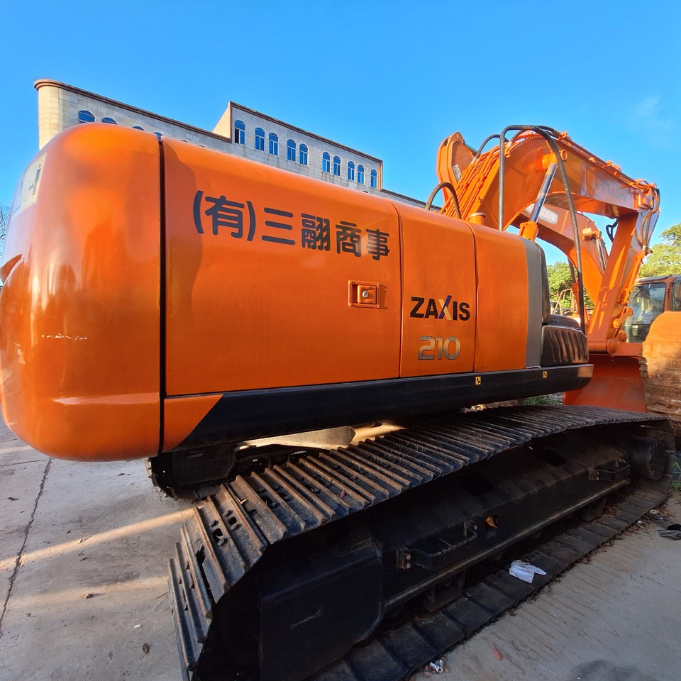 Second hand Hitachi ZX210 excavator - Excavator: picture 2 Second hand Hitachi ZX210 excavator - Excavator: picture 2