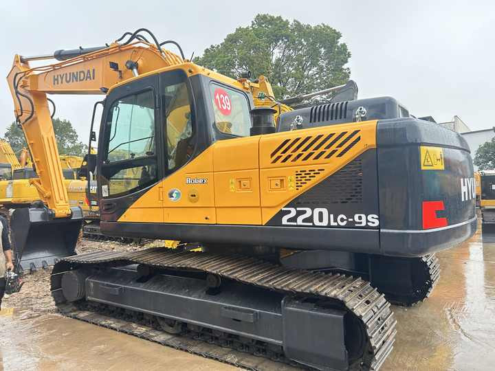 Second-hand second hand used hyundai 220 lc 9s 220lc used machine excavator - Crawler excavator: picture 3 Second-hand second hand used hyundai 220 lc 9s 220lc used machine excavator - Crawler excavator: picture 3