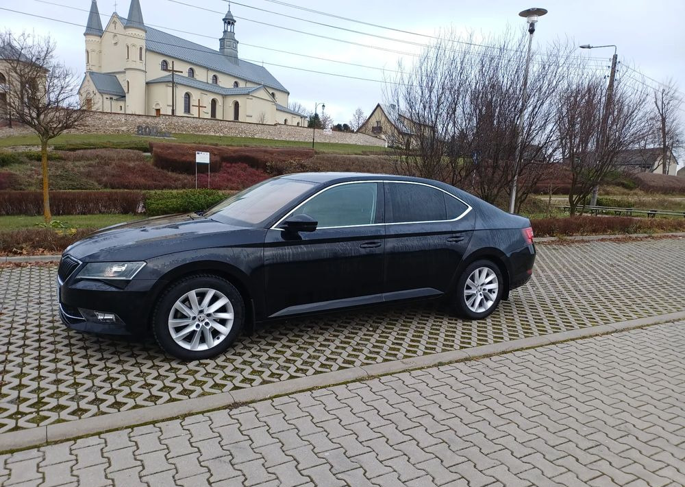 Skoda Superb 2.0 TDI Ambition - Sedan: picture 1 Skoda Superb 2.0 TDI Ambition - Sedan: picture 1