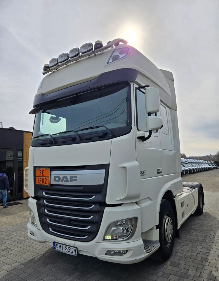 DAF XF 460 STANDARD SUPER SPACE CAB PEŁNY ADR - Tractor unit: picture 2 DAF XF 460 STANDARD SUPER SPACE CAB PEŁNY ADR - Tractor unit: picture 2