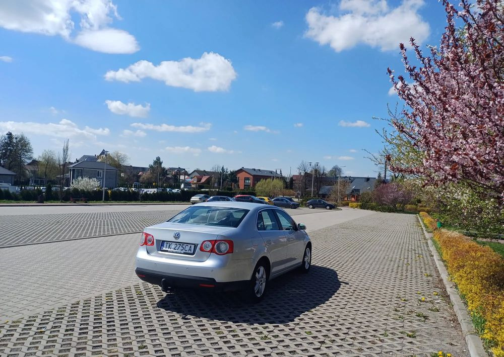 Volkswagen Jetta 2.0 TDI DPF Comfortline - Sedan: picture 3 Volkswagen Jetta 2.0 TDI DPF Comfortline - Sedan: picture 3
