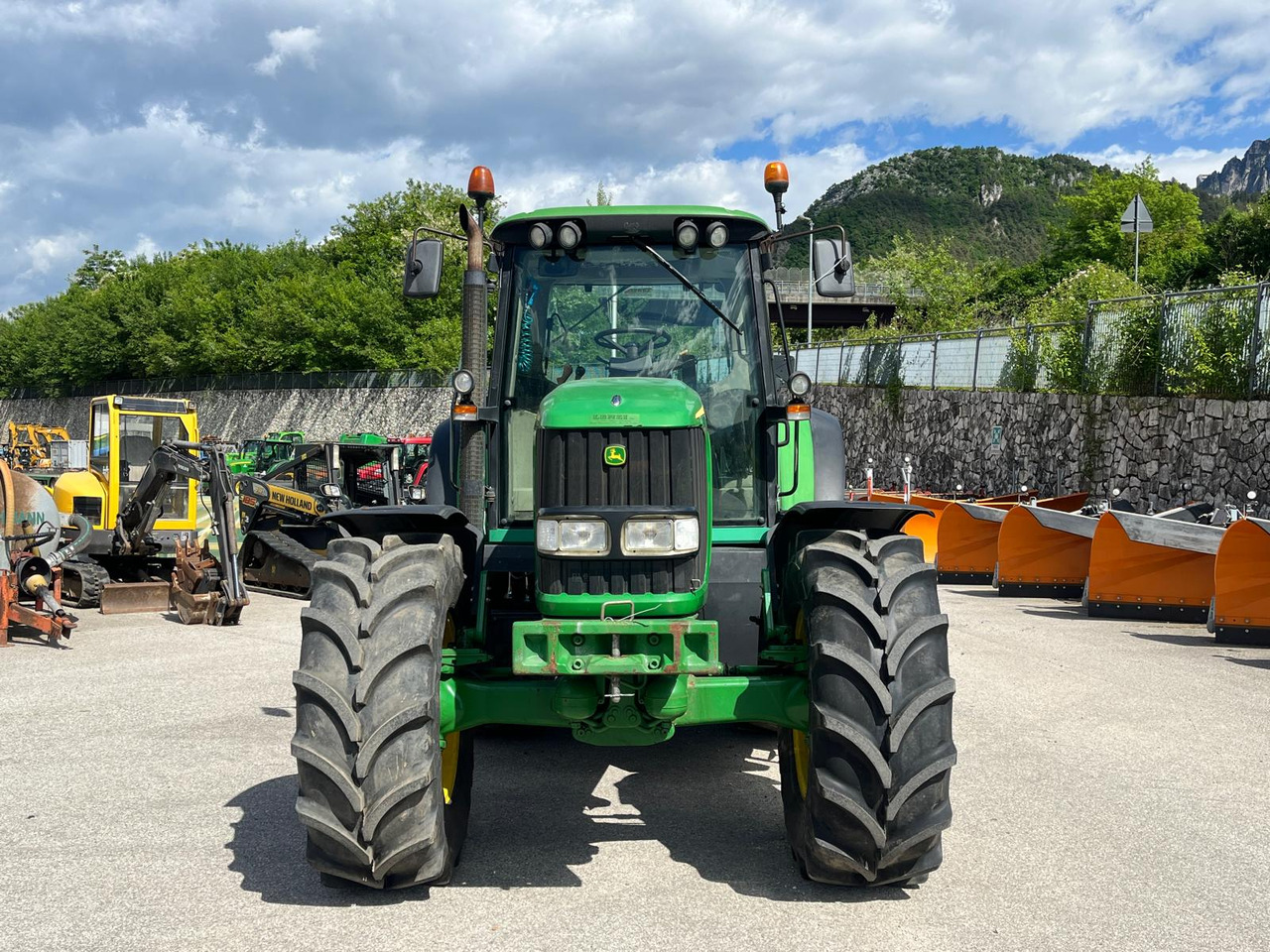 TRATTORE JOHN DEERE 6920S - Farm tractor: picture 5 TRATTORE JOHN DEERE 6920S - Farm tractor: picture 5