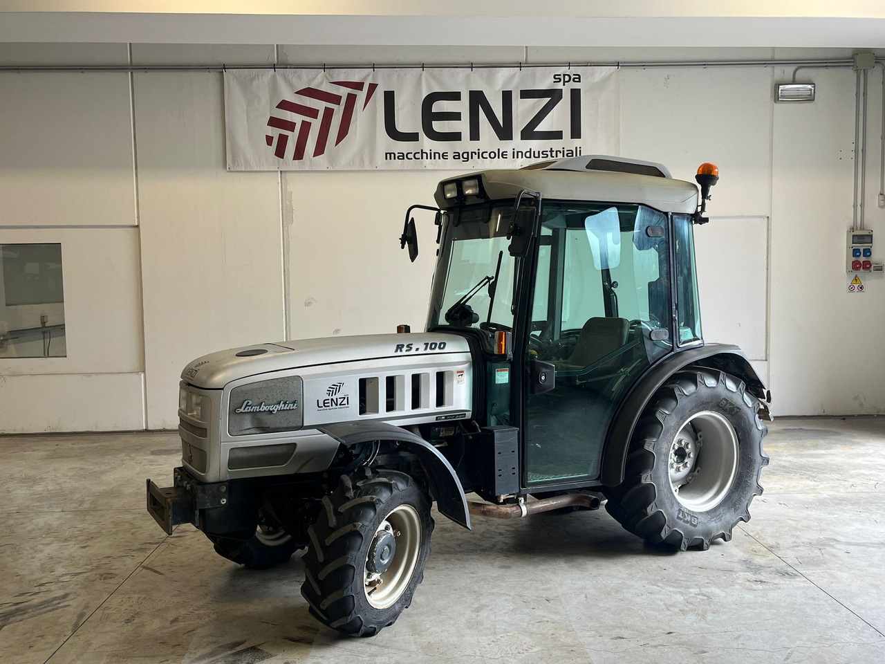 Farm tractor TRATTORE LAMBORGHINI RS 100: picture 1