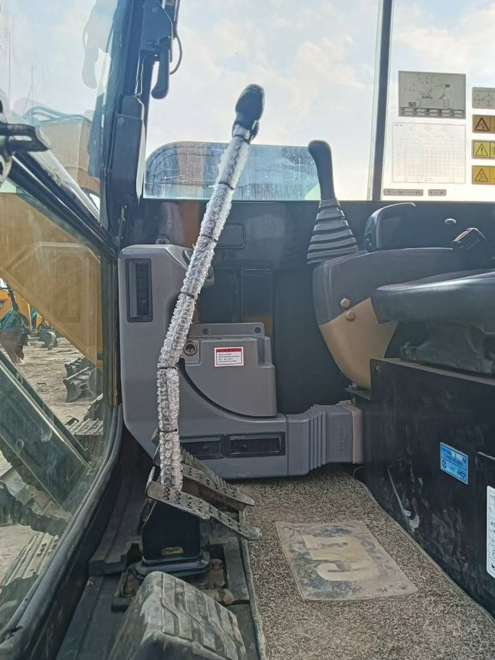 CAT 305.5 - Mini excavator: picture 2 CAT 305.5 - Mini excavator: picture 2