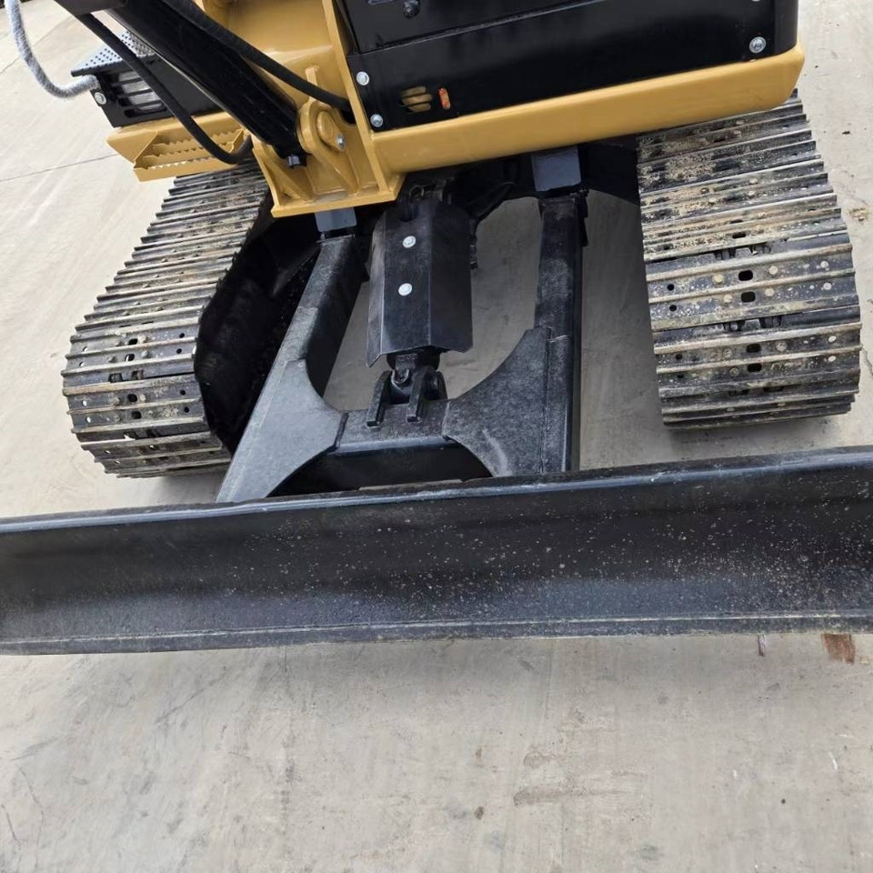 CAT 305  - Mini excavator: picture 4 CAT 305  - Mini excavator: picture 4