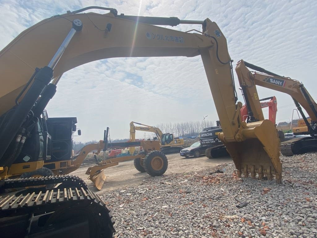 Crawler excavator CAT 336: picture 11