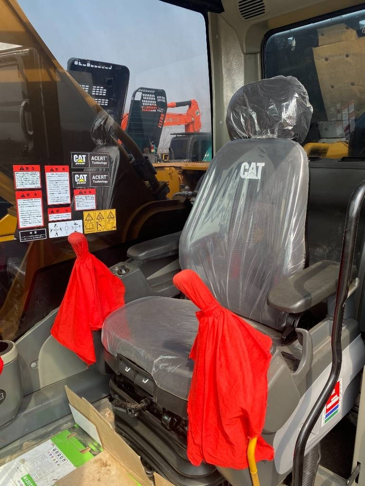 Crawler excavator CAT 336: picture 8