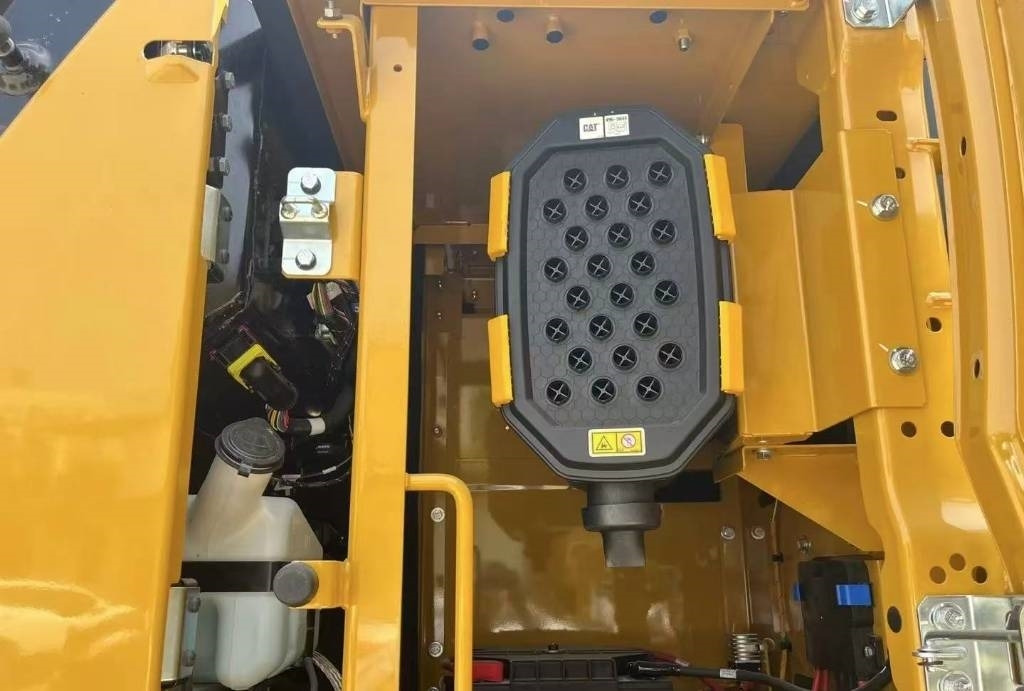 Crawler excavator CAT 336: picture 9