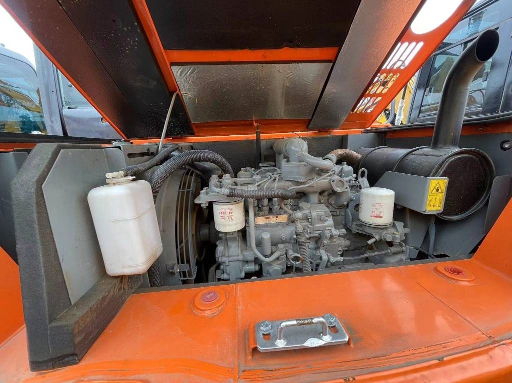 Mini excavator Hitachi ZX 70: picture 6