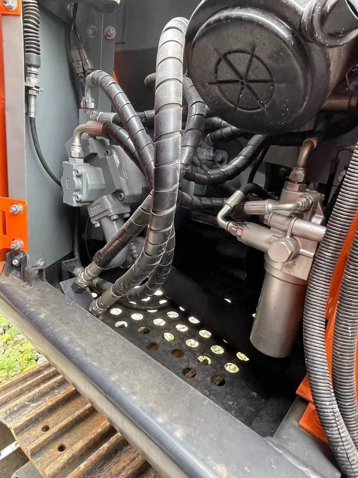 Mini excavator Hitachi ZX 70: picture 8