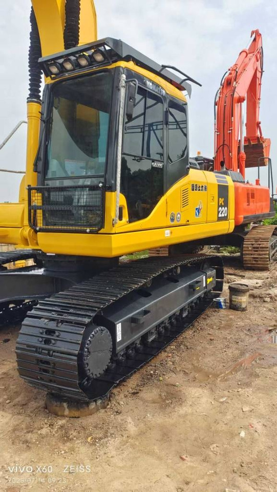 Komatsu PC 220-7  - Crawler excavator: picture 1 Komatsu PC 220-7  - Crawler excavator: picture 1