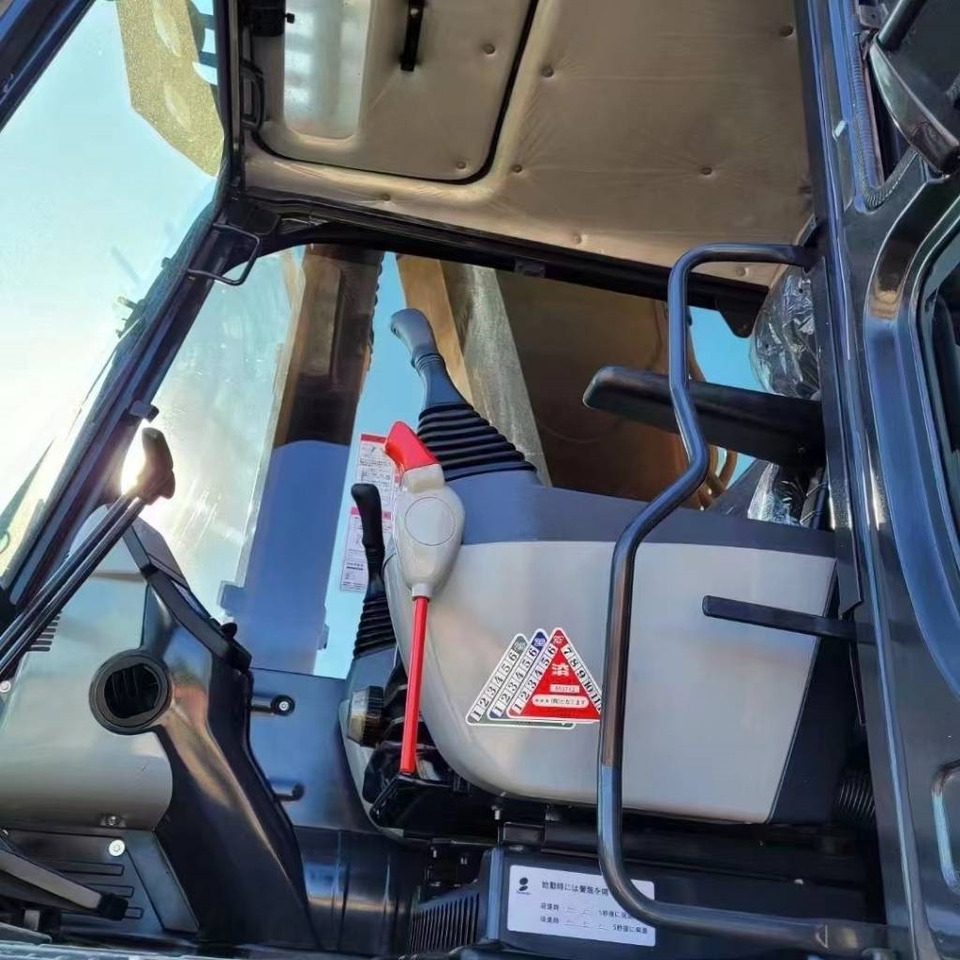 Komatsu PC 450  - Crawler excavator: picture 2 Komatsu PC 450  - Crawler excavator: picture 2