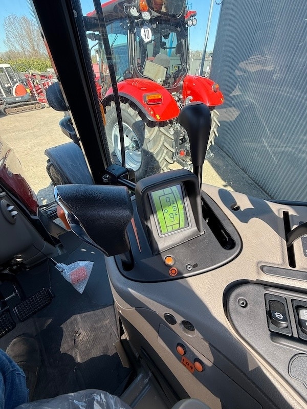 New Farm tractor Case IH Maxxum 145: picture 25