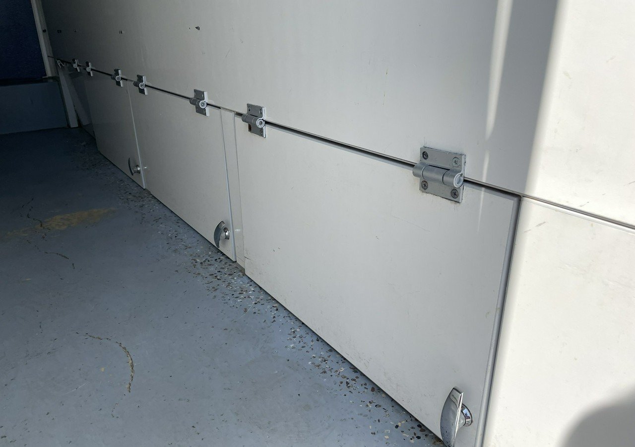 Fiat Ducato Ducato Autosklep wędlin Gastronomiczny Food Truck Foodtruck Sklep 20 - Vending truck: picture 4 Fiat Ducato Ducato Autosklep wędlin Gastronomiczny Food Truck Foodtruck Sklep 20 - Vending truck: picture 4