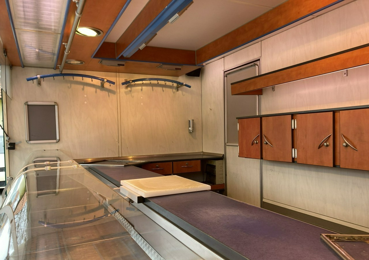 Vending trailer Inna Inny Autosklep wędlin Gastronomiczna food truck foodtruck sklep bar: picture 18