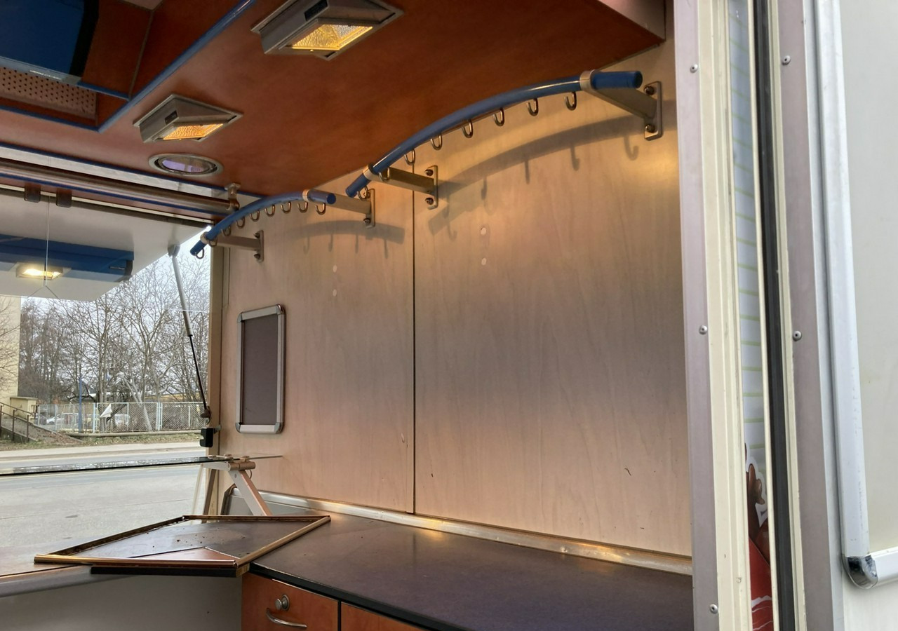 Vending trailer Inna Inny Autosklep wędlin Gastronomiczna food truck foodtruck sklep bar: picture 11