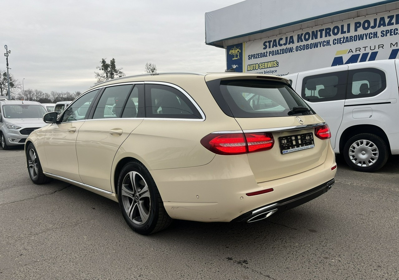 Mercedes-Benz Klasa E E220d T 9G-tronic 197KM Navi FullLed Kamera Asystent Model 2020 FV 2 - Car: picture 3 Mercedes-Benz Klasa E E220d T 9G-tronic 197KM Navi FullLed Kamera Asystent Model 2020 FV 2 - Car: picture 3