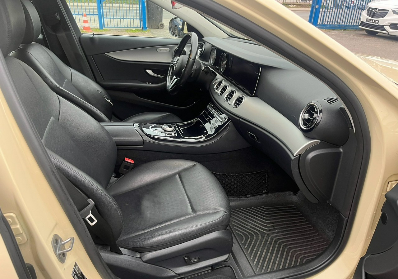 Car Mercedes-Benz Klasa E E220d T 9G-tronic 197KM Navi FullLed Kamera Asystent Model 2020 FV 2: picture 12 Car Mercedes-Benz Klasa E E220d T 9G-tronic 197KM Navi FullLed Kamera Asystent Model 2020 FV 2: picture 12