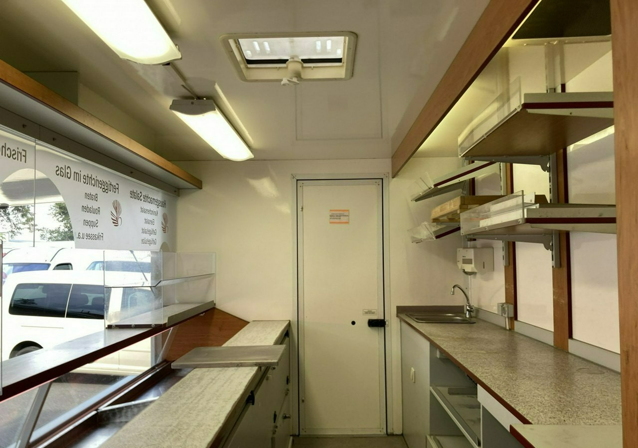 Renault Master Master Autosklep Gastronomiczny Food Truck Foodtruck Sklep bar 2009 - Vending truck: picture 5 Renault Master Master Autosklep Gastronomiczny Food Truck Foodtruck Sklep bar 2009 - Vending truck: picture 5