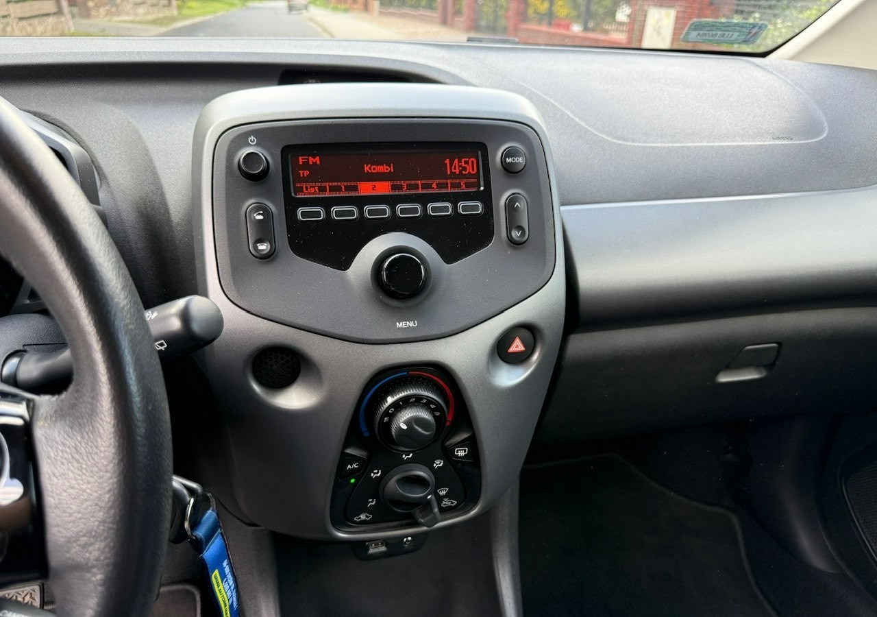 Hatchback Toyota Aygo II Toyota Aygo 1.0-16V Klima Salon PL 24651km Model 2021: picture 12