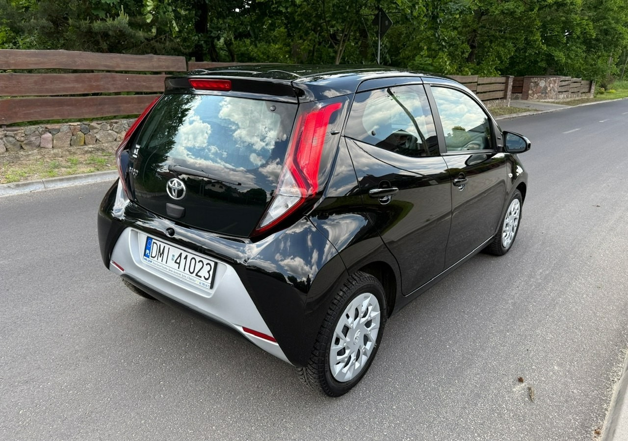Toyota Aygo II Toyota Aygo 1.0-16V Klima Salon PL 24651km Model 2021 - Hatchback: picture 4 Toyota Aygo II Toyota Aygo 1.0-16V Klima Salon PL 24651km Model 2021 - Hatchback: picture 4