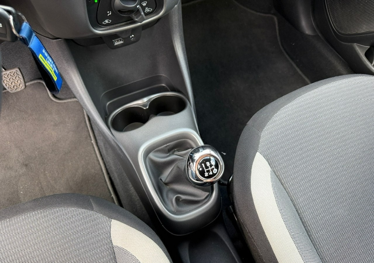 Hatchback Toyota Aygo II Toyota Aygo 1.0-16V Klima Salon PL 24651km Model 2021: picture 13