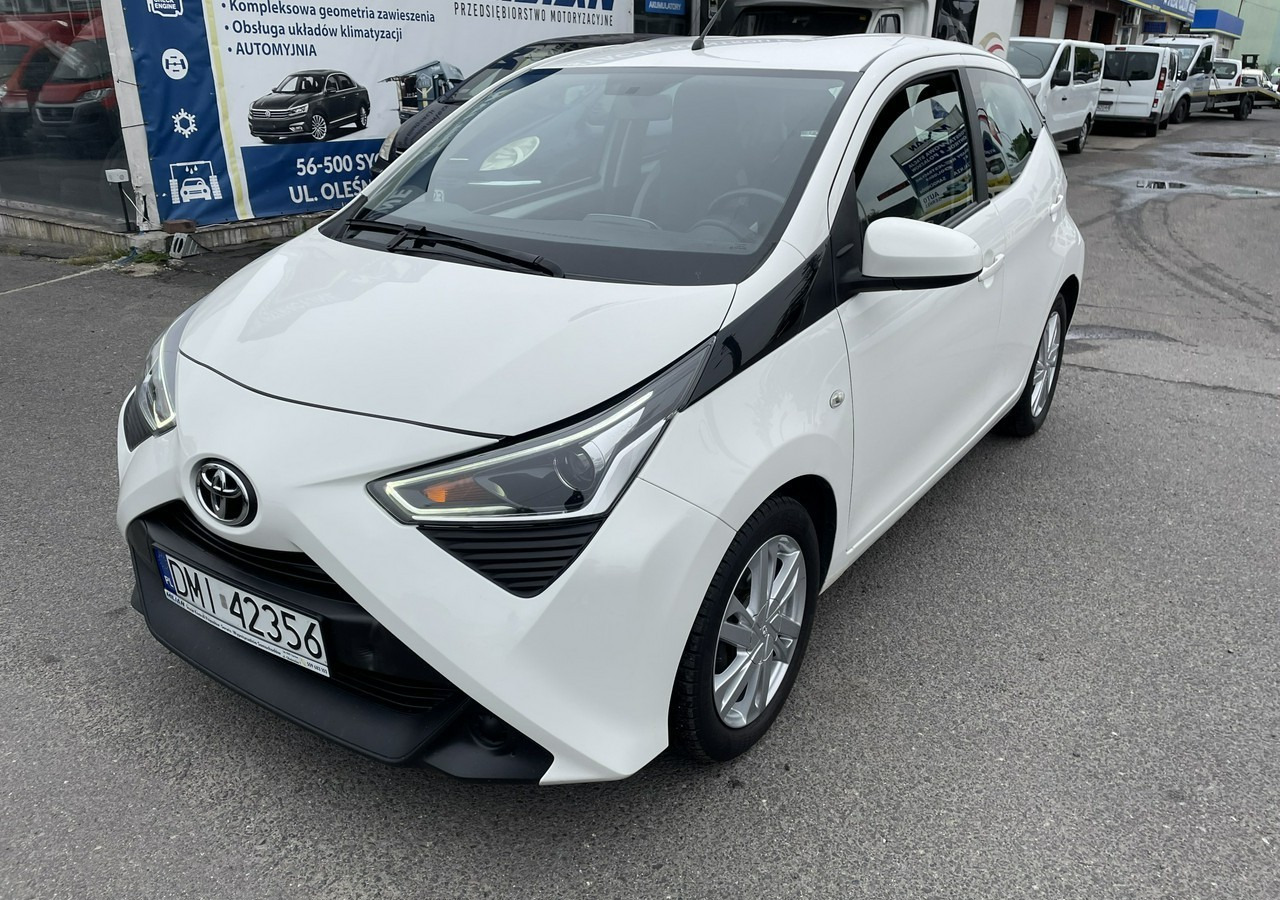 Toyota Aygo II Toyota Aygo 1.0 VVT-i JBL Edition bezyna+LPG Salon PL 2020 - Hatchback: picture 1 Toyota Aygo II Toyota Aygo 1.0 VVT-i JBL Edition bezyna+LPG Salon PL 2020 - Hatchback: picture 1