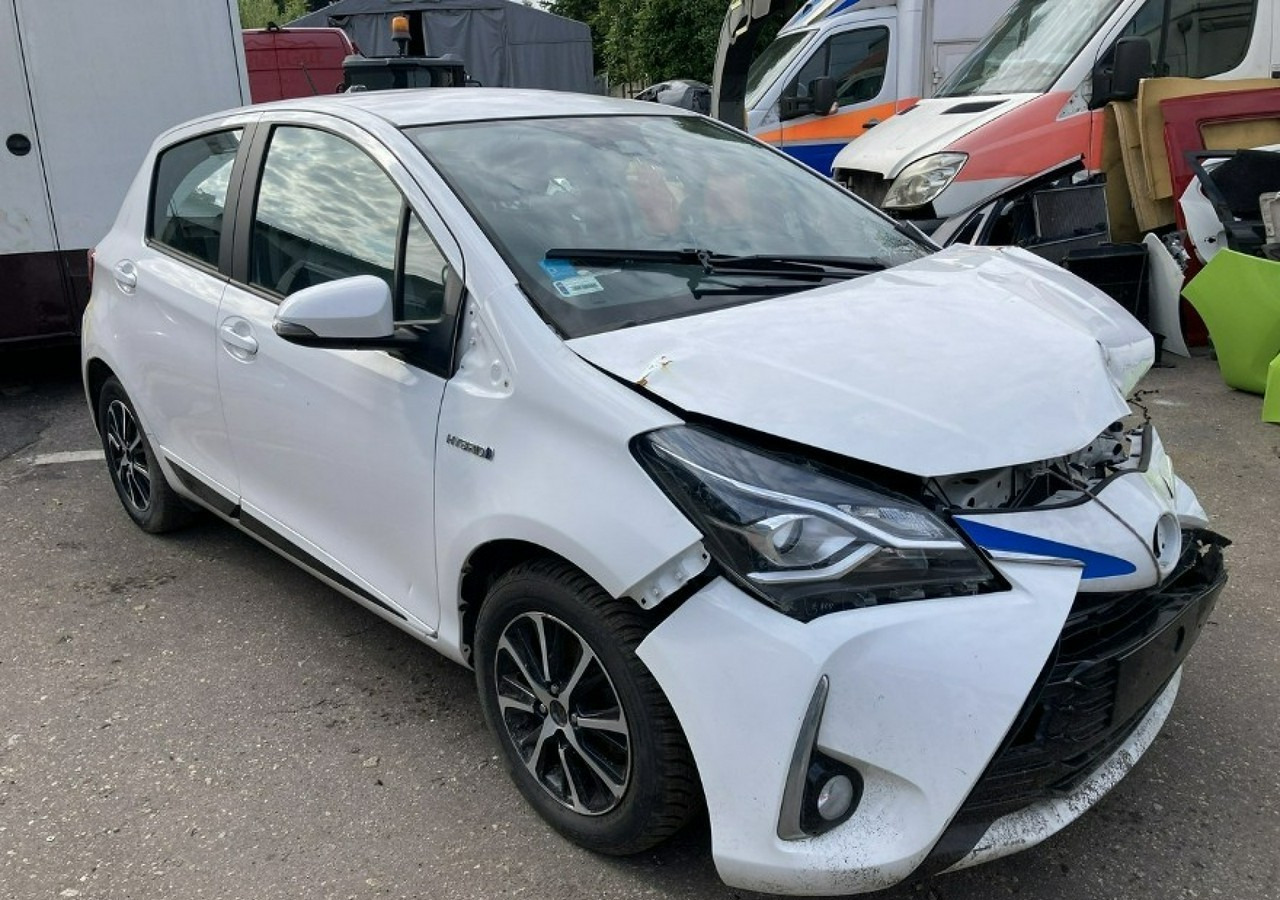 Toyota Yaris III Toyota Yaris Hybrid 1.5 VVT-i Y20 Model 2019 Salon PL - Hatchback: picture 1 Toyota Yaris III Toyota Yaris Hybrid 1.5 VVT-i Y20 Model 2019 Salon PL - Hatchback: picture 1