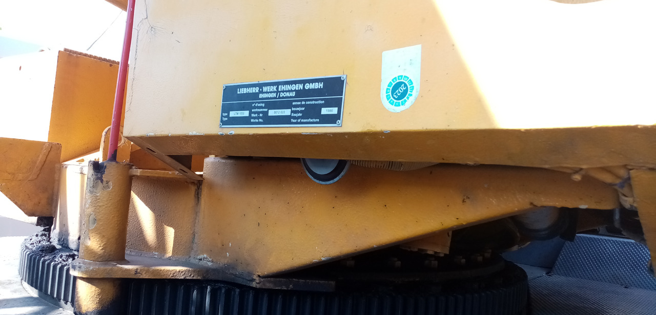 LIEBHERR LTM 1030 - Construction machinery: picture 2 LIEBHERR LTM 1030 - Construction machinery: picture 2