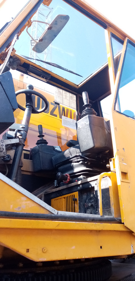 LIEBHERR LTM 1030 - Construction machinery: picture 4 LIEBHERR LTM 1030 - Construction machinery: picture 4