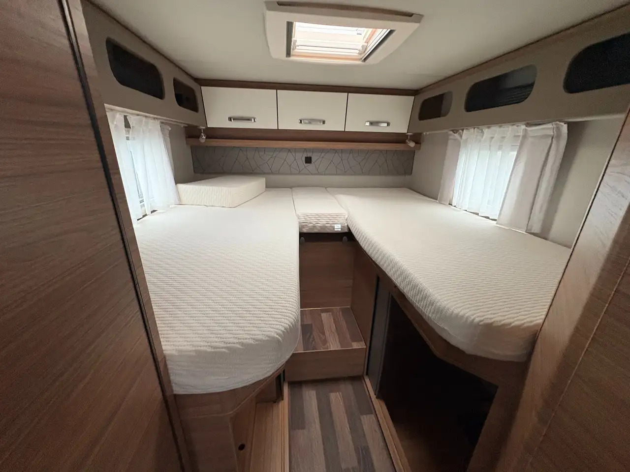 New Semi-integrated motorhome Volkswagen PEPPER 600MEG: picture 10