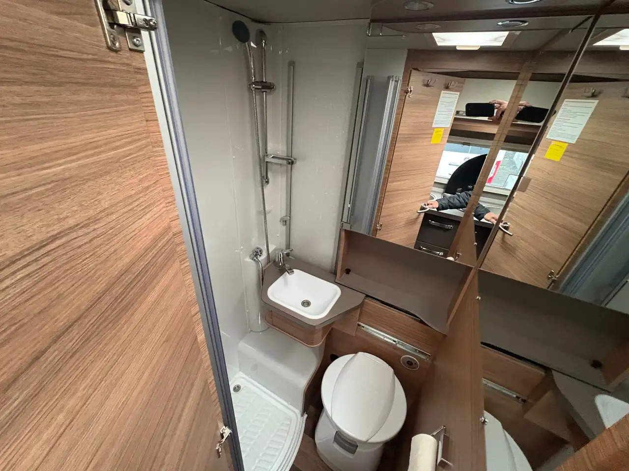 New Semi-integrated motorhome Volkswagen PEPPER 600MEG: picture 8
