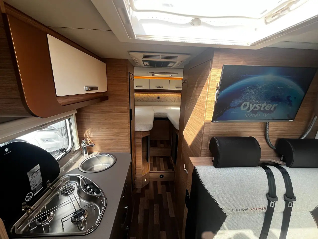 New Semi-integrated motorhome Weinsberg CaraCompact 600 MEG EDITION [PEPPER] Ab Nov. '24: picture 11