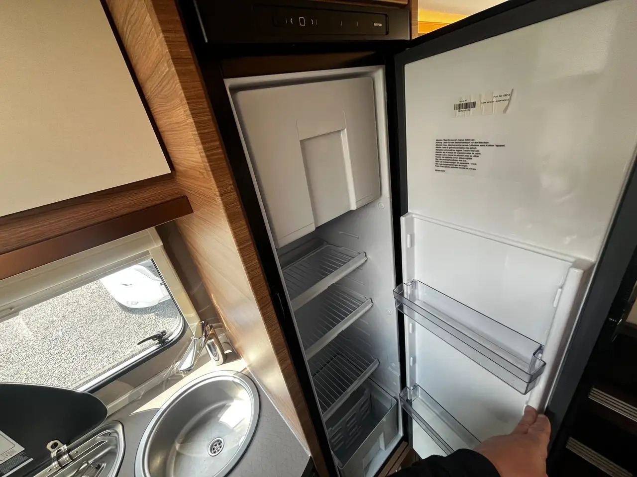 New Semi-integrated motorhome Weinsberg CaraCompact 600 MEG EDITION [PEPPER] Ab Nov. '24: picture 18