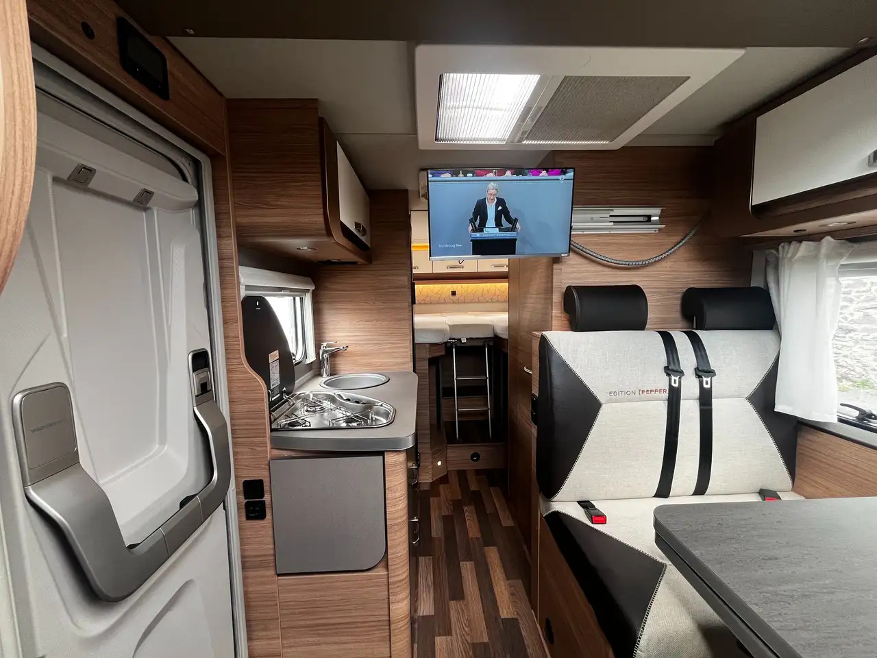 New Semi-integrated motorhome Weinsberg CaraCompact 600 MEG EDITION [PEPPER] Ab Nov. '24: picture 20