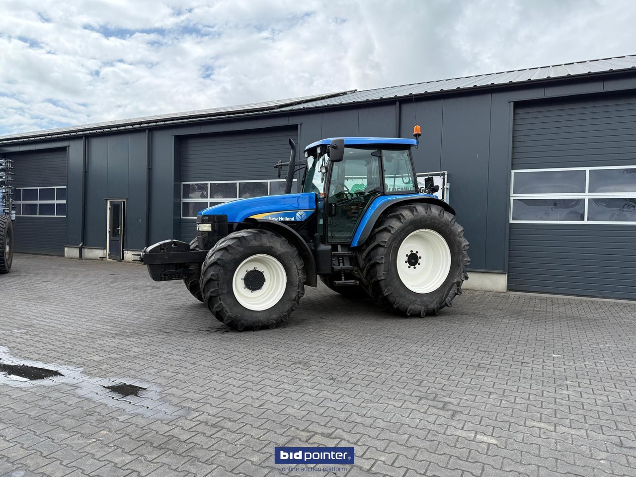 New Holland TM 140 - Farm tractor: picture 2 New Holland TM 140 - Farm tractor: picture 2