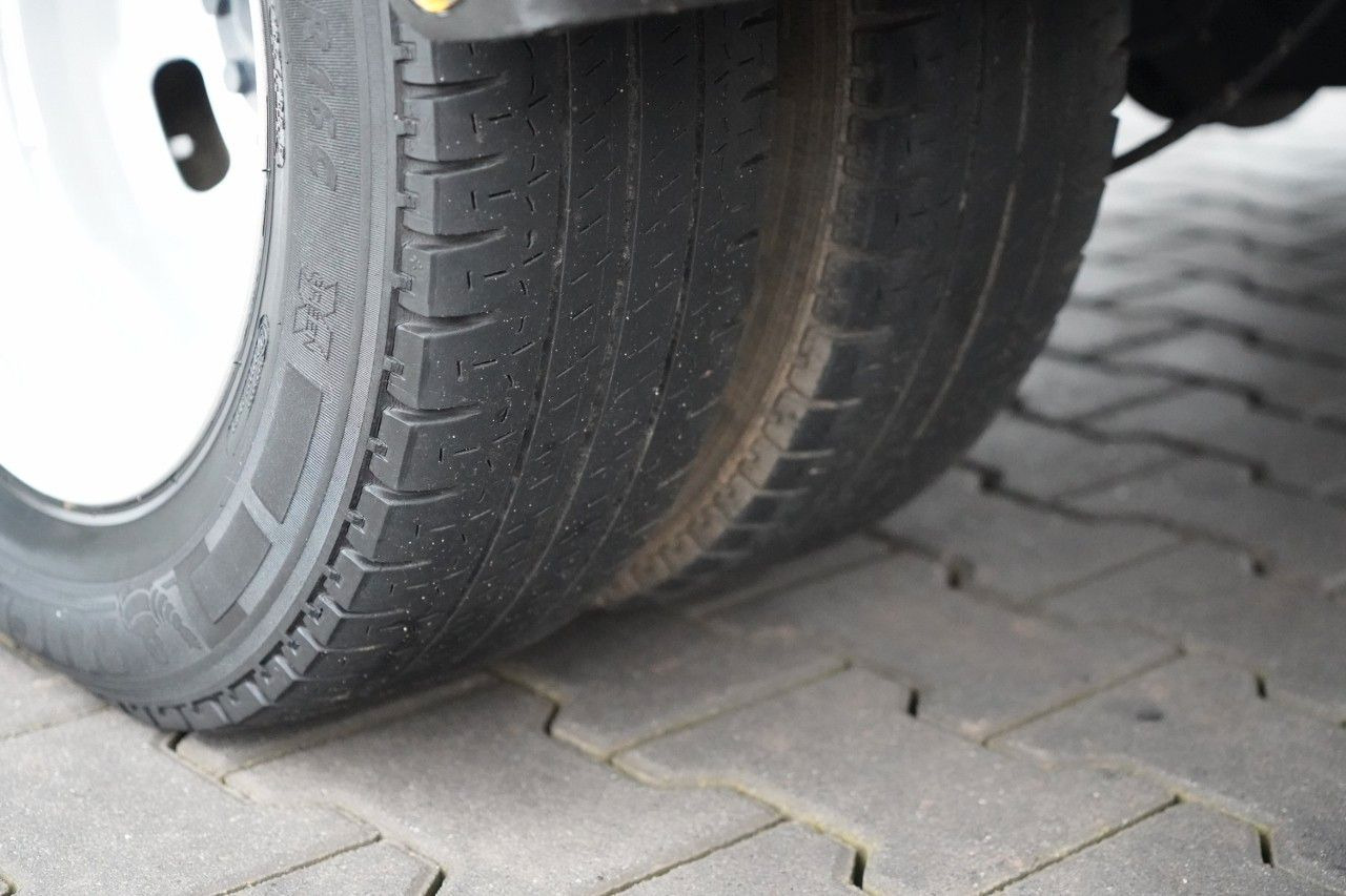 Refrigerated van Iveco DAILY 35-140 / CHŁODNIA / AGREGAT PULSOR 400 / W: picture 17 Refrigerated van Iveco DAILY 35-140 / CHŁODNIA / AGREGAT PULSOR 400 / W: picture 17