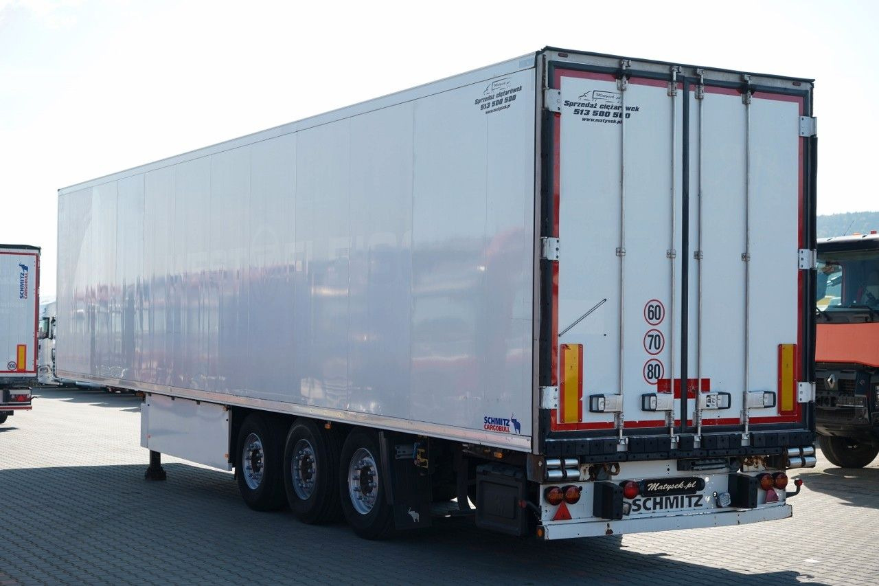 Schmitz Cargobull / CHŁODNIA / THERMO KING SLX 300 / HAKÓWKA / OŚ - Refrigerator semi-trailer: picture 3 Schmitz Cargobull / CHŁODNIA / THERMO KING SLX 300 / HAKÓWKA / OŚ - Refrigerator semi-trailer: picture 3