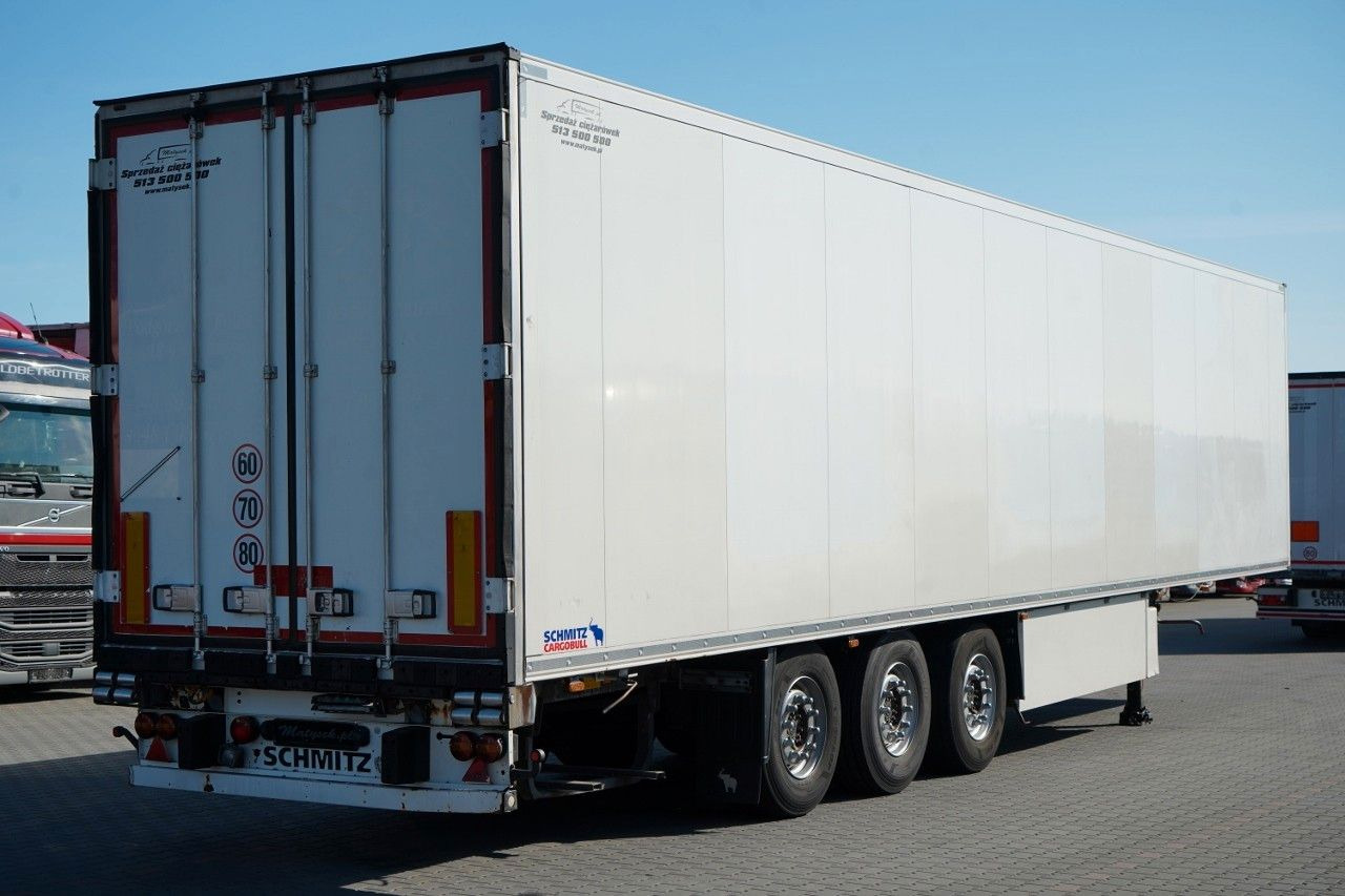 Schmitz Cargobull / CHŁODNIA / THERMO KING SLX 300 / HAKÓWKA / OŚ - Refrigerator semi-trailer: picture 4 Schmitz Cargobull / CHŁODNIA / THERMO KING SLX 300 / HAKÓWKA / OŚ - Refrigerator semi-trailer: picture 4
